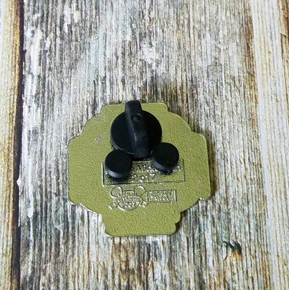 Skelton Disney pin Hidden Mickey - Picture 2 of 2